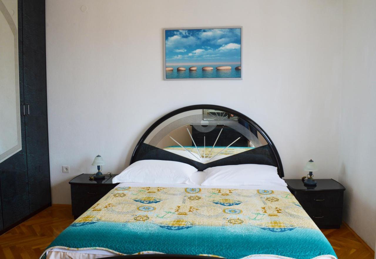 Apartments Vinka ポドストラナ エクステリア 写真