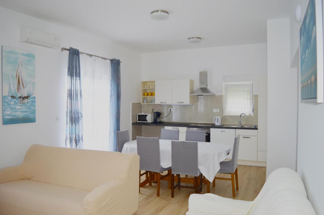 Apartments Vinka ポドストラナ エクステリア 写真