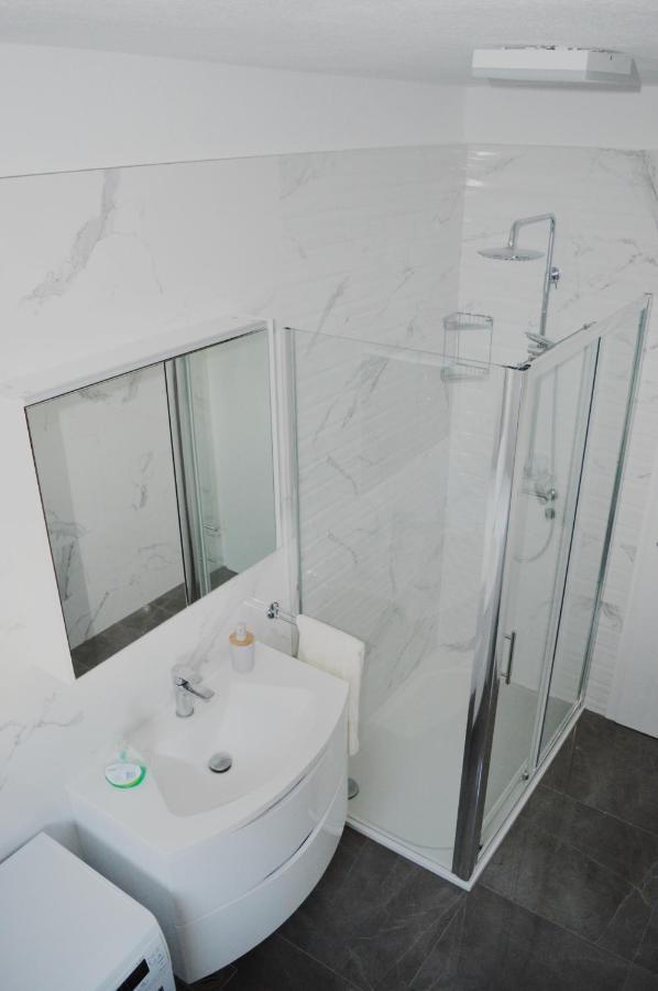 Apartments Vinka ポドストラナ エクステリア 写真