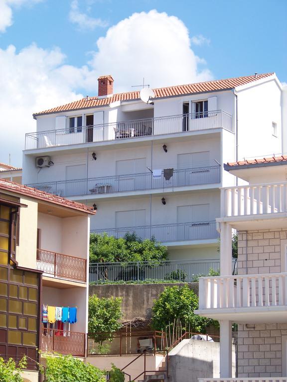 Apartments Vinka ポドストラナ エクステリア 写真