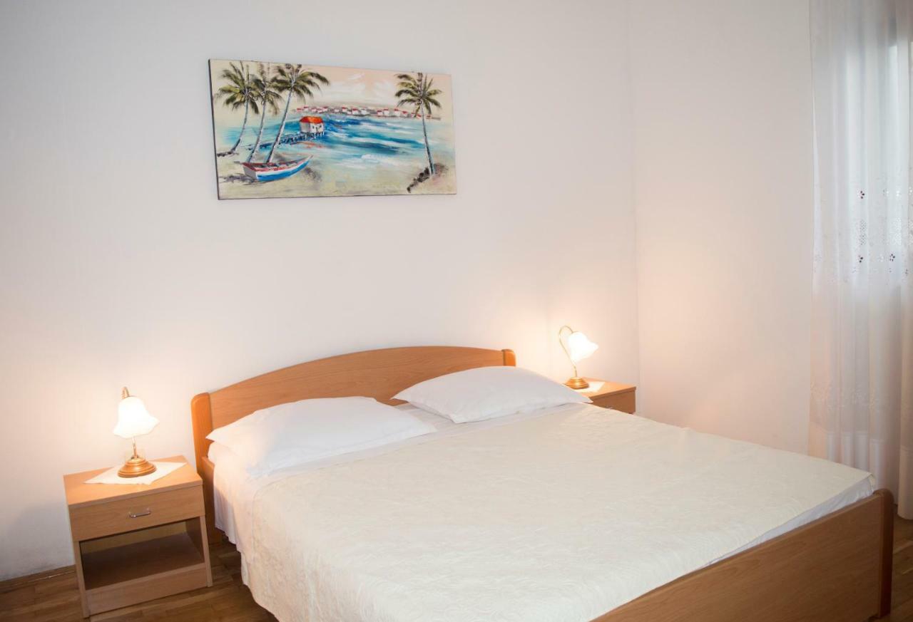 Apartments Vinka ポドストラナ エクステリア 写真