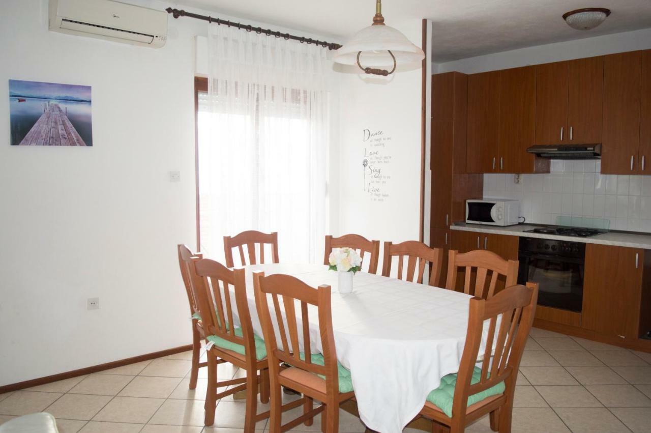 Apartments Vinka ポドストラナ エクステリア 写真