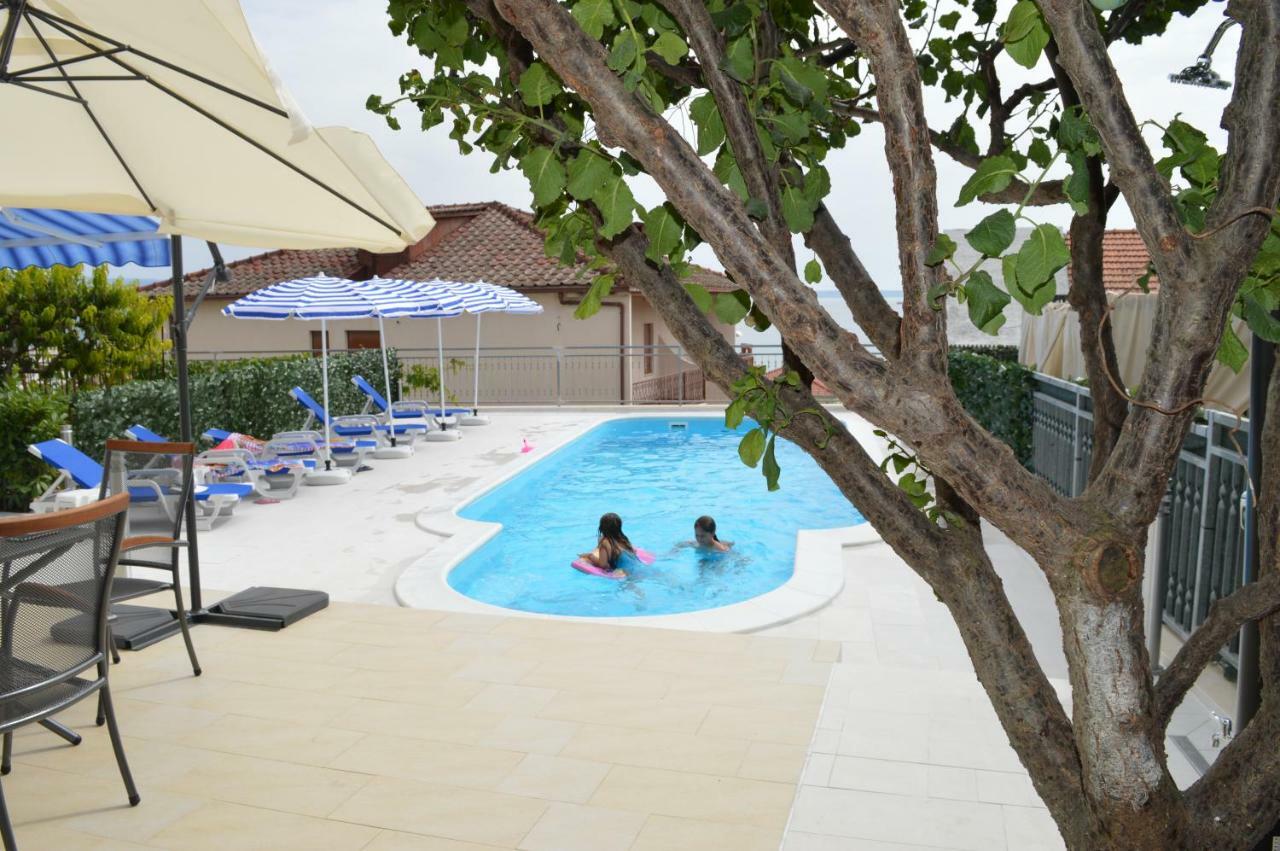 Apartments Vinka ポドストラナ エクステリア 写真